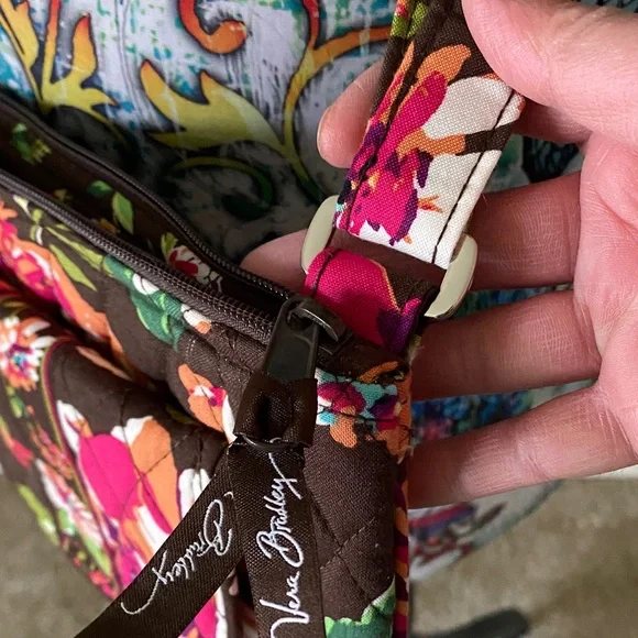 Vera Bradley Lizzy English Rose. Crossbody. - Picture 8 of 10